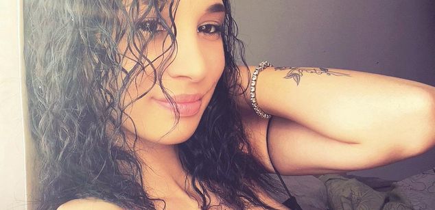 Model - Carmella girlnextdoor