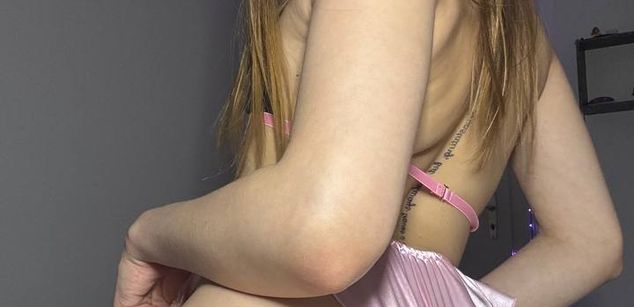 Model - mooncherry blowjob