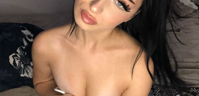 Model - Scarlett Jakobs squirt