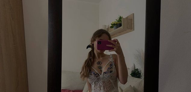 Model - Alice lovense