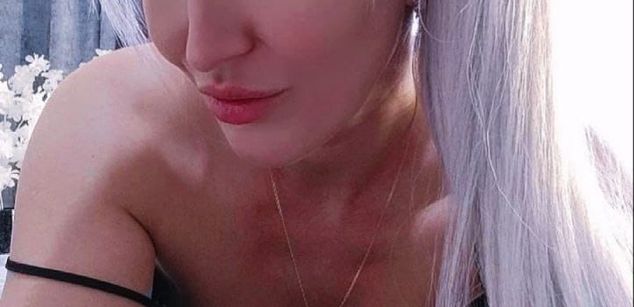 Model - Eva_Blondy_ Dance