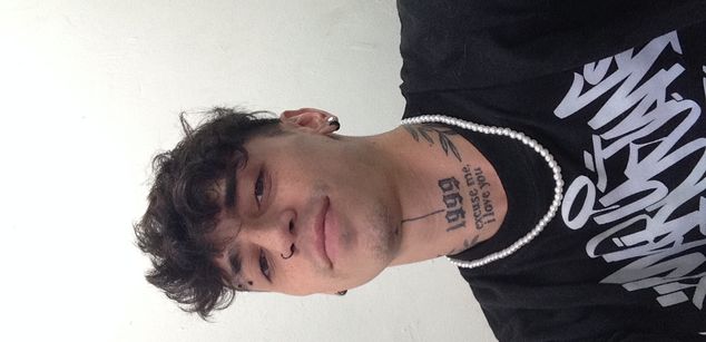 Model - Alejandro_max top