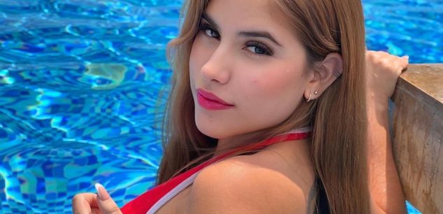 Model - Milu Rosse feet