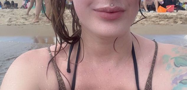 Model - Veronica redhead