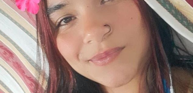 Model - Mia Evanss longhair