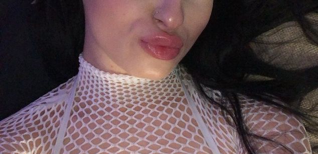 Model - Scarlett Jakobs squirt