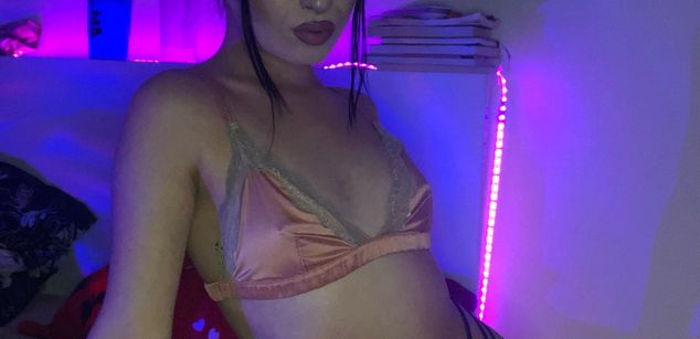 Model - Scarlett Jakobs squirt