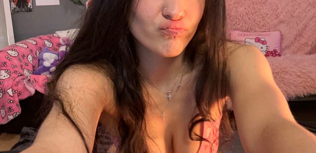 Model - LucyPurple squirt