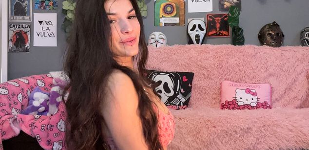 Model - LucyPurple squirt