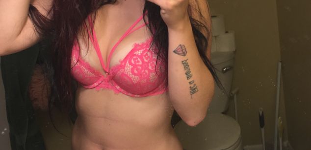 Model - JuicyJess milf