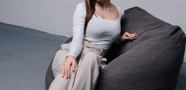 Model - IsabelleCute youngwomen