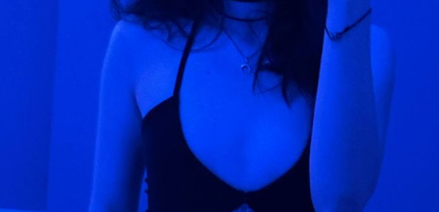 Model - Keva piercing