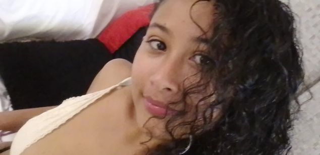 Model - Milkdulce1 squirt