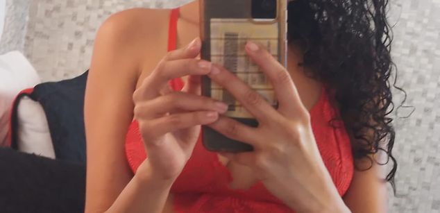 Model - Milkdulce1 squirt