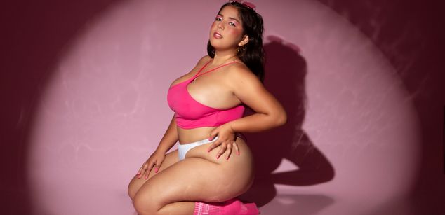 Model - BigBoobsGirl squirt