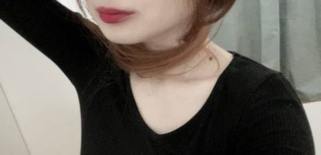 Model - Jessi footjob