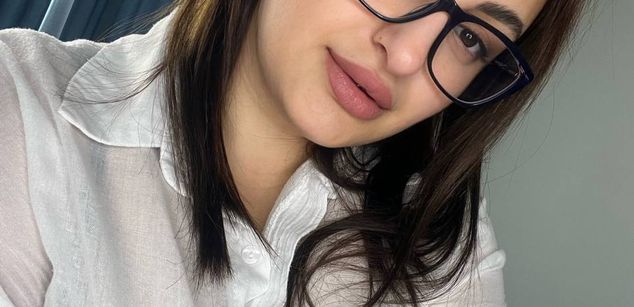 Model - KamilaSweet bigass