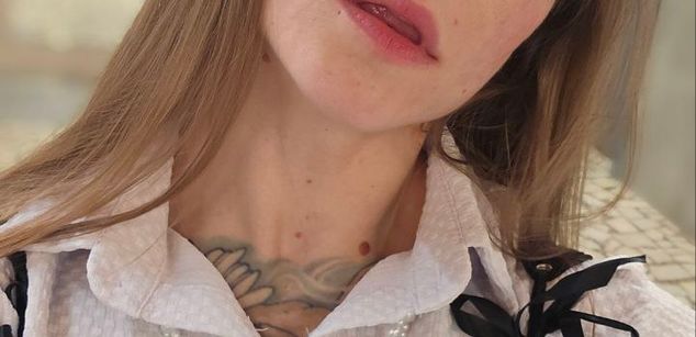 Model - ZlataFitGoddess hairypussy