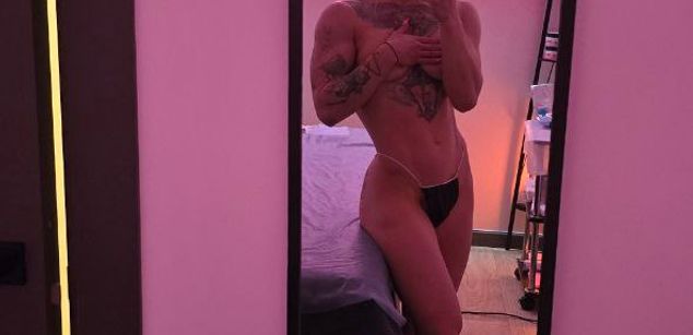 Model - ZlataFitGoddess hairypussy