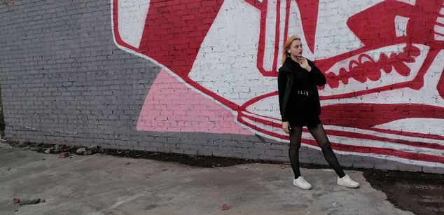 Model - LucyGoldi joi