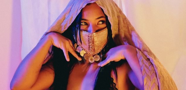 Model - Charlotte Joones squirt