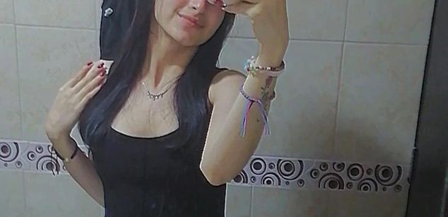 Model - Laura Ferreira Lovense