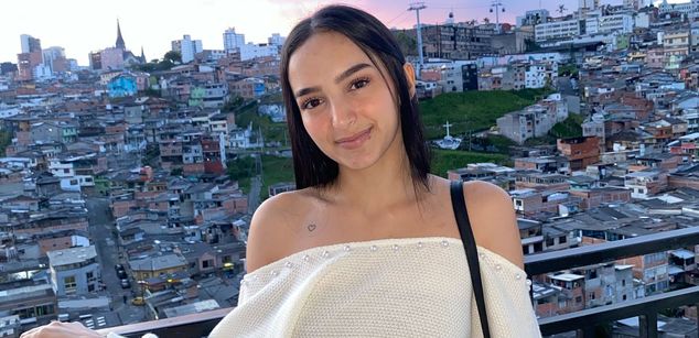 Model - Laura Ferreira Lovense