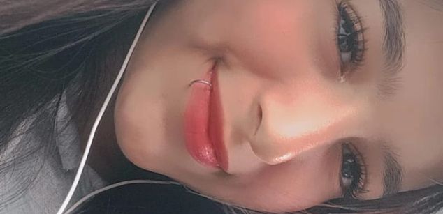 Model - Laura Ferreira Lovense