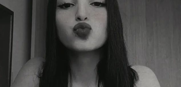 Model - Laura Ferreira Lovense