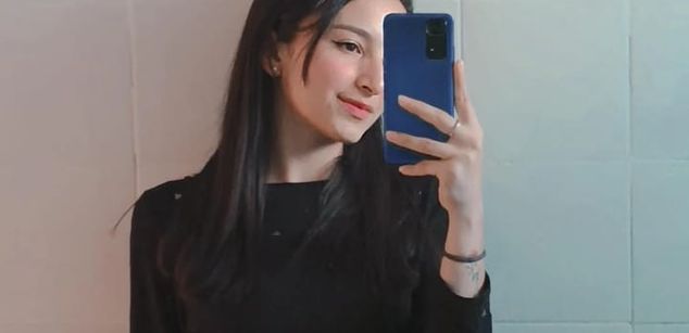 Model - Laura Ferreira Lovense