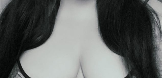 Model - RubyRyles shaved