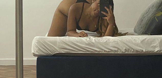 Model - ZoeSantana anal