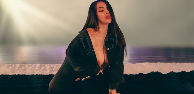 Model - Kim Kalifa squirt