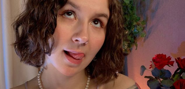 Model - Frances spanking