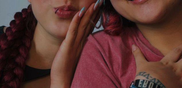 Model - Liana and Yesica feet