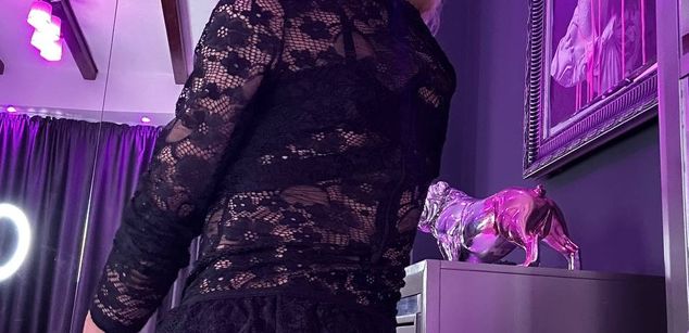 Model - MayaHale mistress