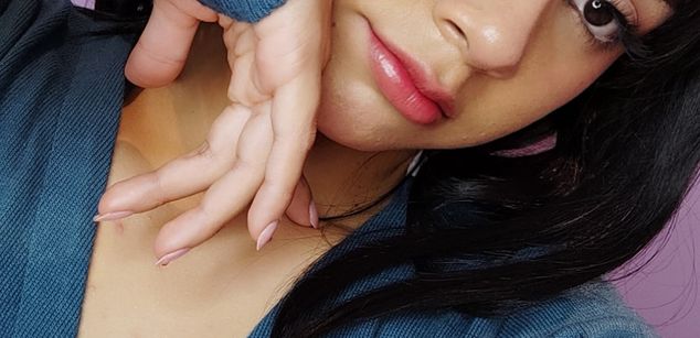 Model - Bella Sky Dominatrix