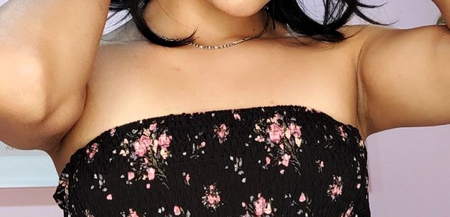 Model - Bella Sky Submissive