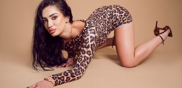 Model - VictoriaLane young