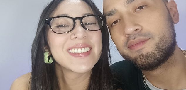 Model - mango y morita squirt