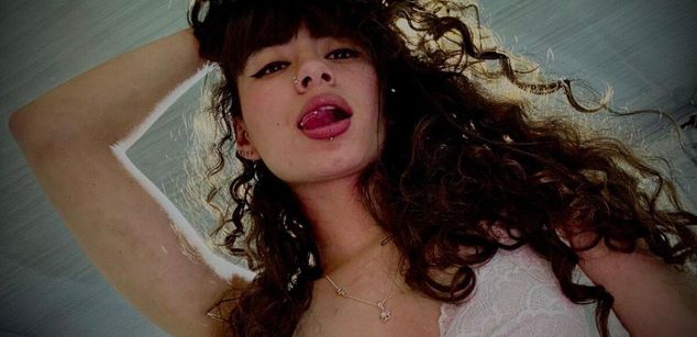 Model - Alynn_Bri sensual