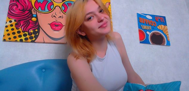 Model - LucyGoldi joi