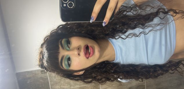 Model - Alynn_Bri sensual