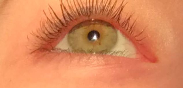 Model - Dalia_peach brunette