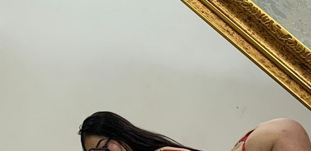 Model - Cata Stones latina