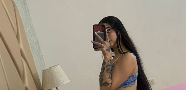 Model - Cata Stones latina