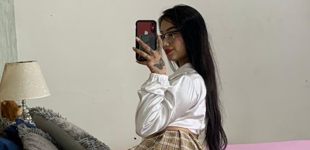 Model - Cata Stones latina