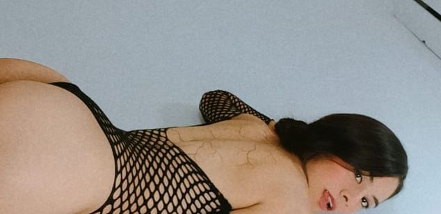 Model - NicoleEsposito latina