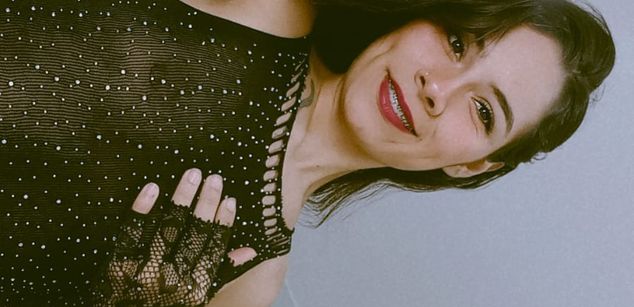 Model - NicoleEsposito latina