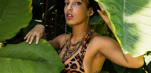 Model - Elizabeth corazon de leon cei